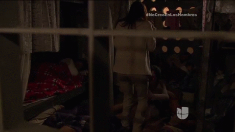 Una de las presas con las que comparte celda la aventó.