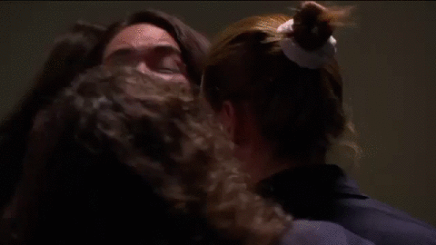 Cuando María Dolores fue al baño dos presas la atacaron, pero la 'Abuela' llegó al rescate.