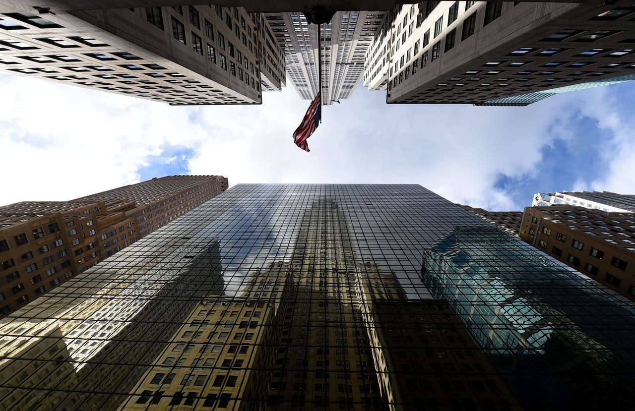 La opulencia —y desigualdad— de la moderna Ciudad de Nueva York asombraría a un viajero en el tiempo que vendría de la escuálida Gran Manzana de mediados de los años 70.