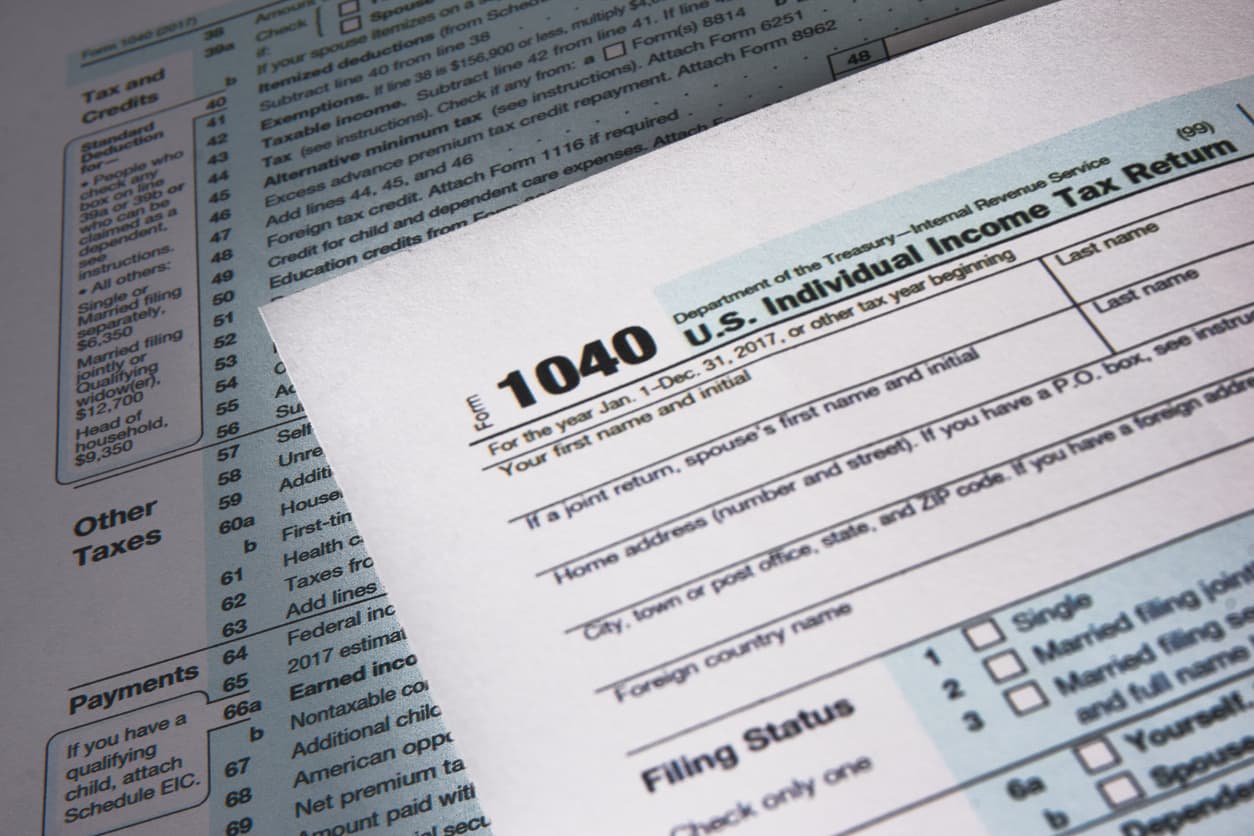 Si el estudiante usó una porción de la ayuda económica para pagar su matrícula o un gasto relacionado en o antes del 31 de diciembre del 2020,
<b>puede ser elegible para solicitar una deducción o los créditos <i>American Opportunity Credit</i> o <i>Lifetime Learning Credit</i></b> en su declaración de impuestos correspondiente al año 2020.