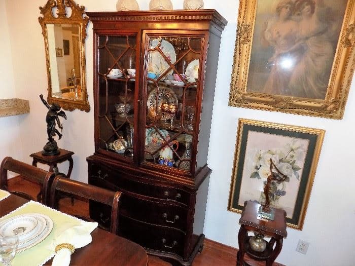 Además, piden ser cuidados durante la estancia en el departamento, pues el comprador deberá responsabilizarse en caso de dañar alguna de las valiosas piezas.