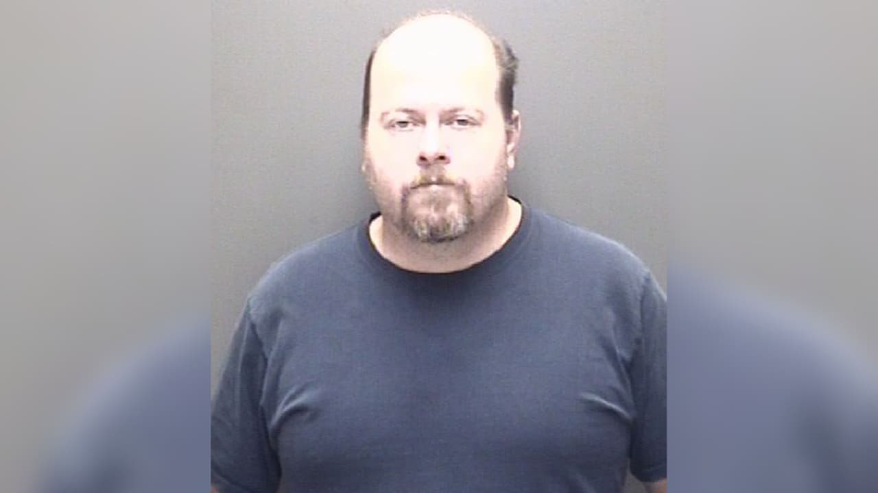 Condenan a cadena perpetua a un hombre de Texas por posesión y distribución de pornografía infantil