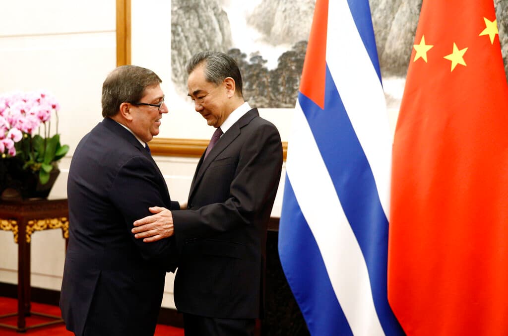 La controversia por los reportes de que Cuba permitirá a China instalar una base para espiar a EEUU