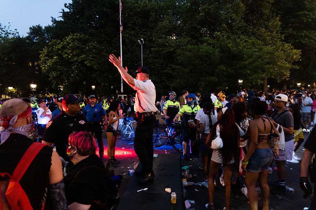 La sucesión de estos dos incidentes violentos durante las celebraciones del Orgullo ha intensificado la preocupación por la seguridad en eventos públicos, especialmente aquellos relacionados con la comunidad LGBTQ+.