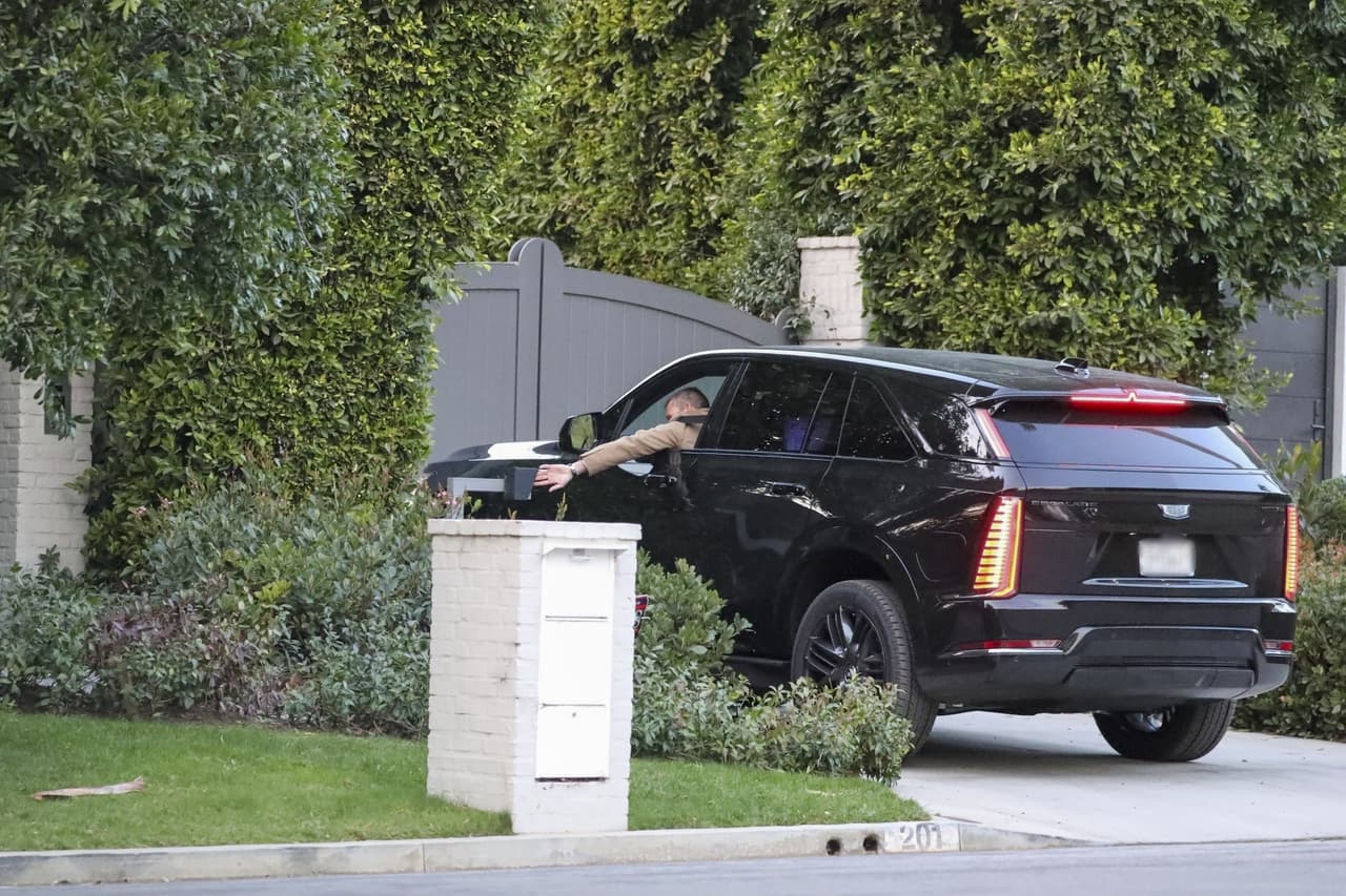 Ben Affleck regresó a su mansión luego de que sobreviviera a los incendios en la zona.