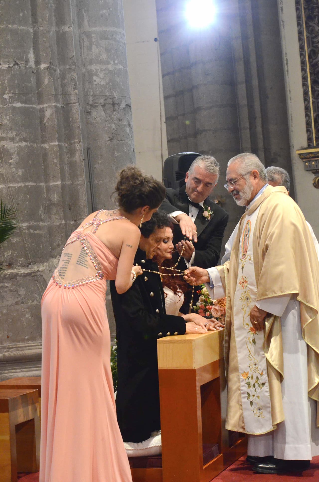 Su hija, Celia Lora, fue la madrina.