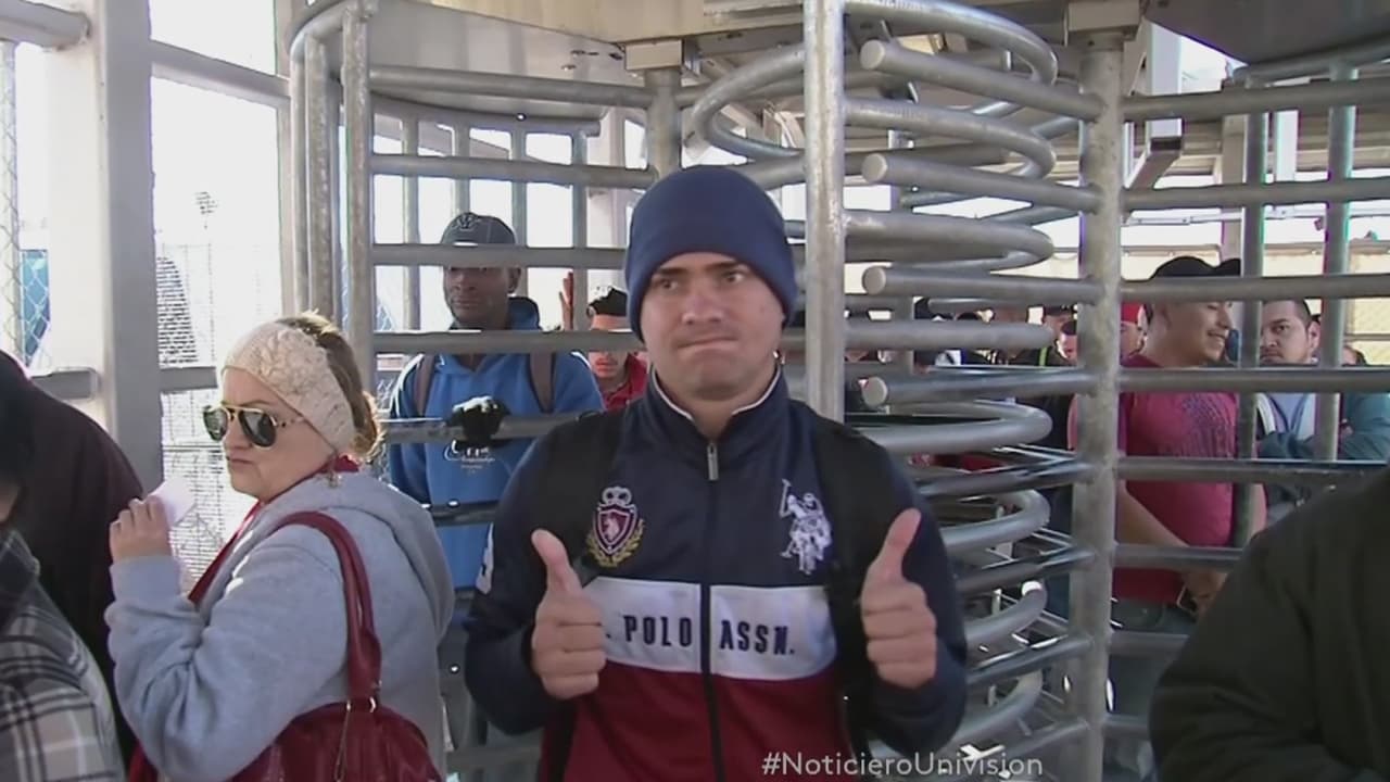 Miami recibe a los primeros cubanos varados en Costa Rica