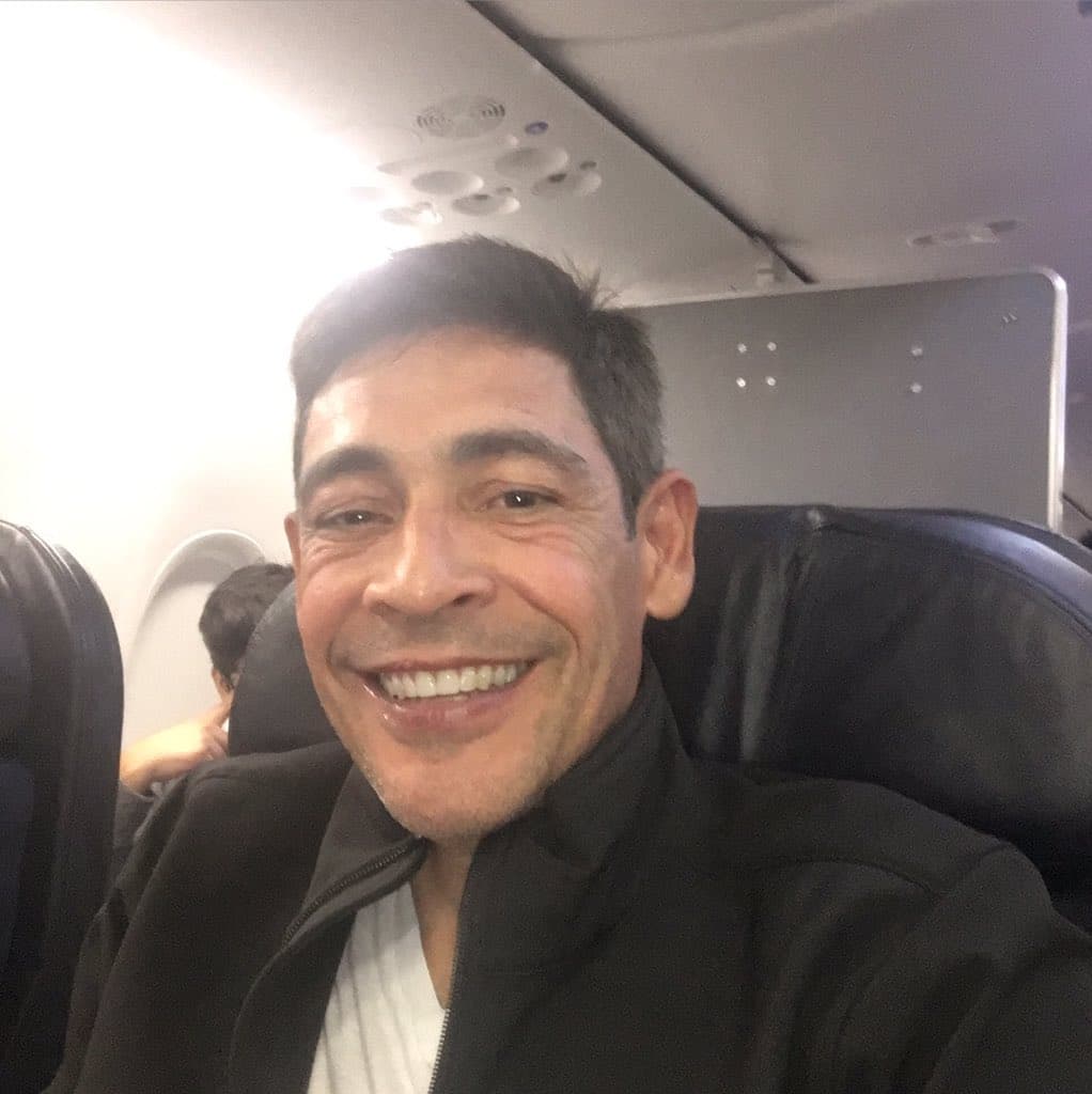 Johhny Lozada voló a Los Ángeles.