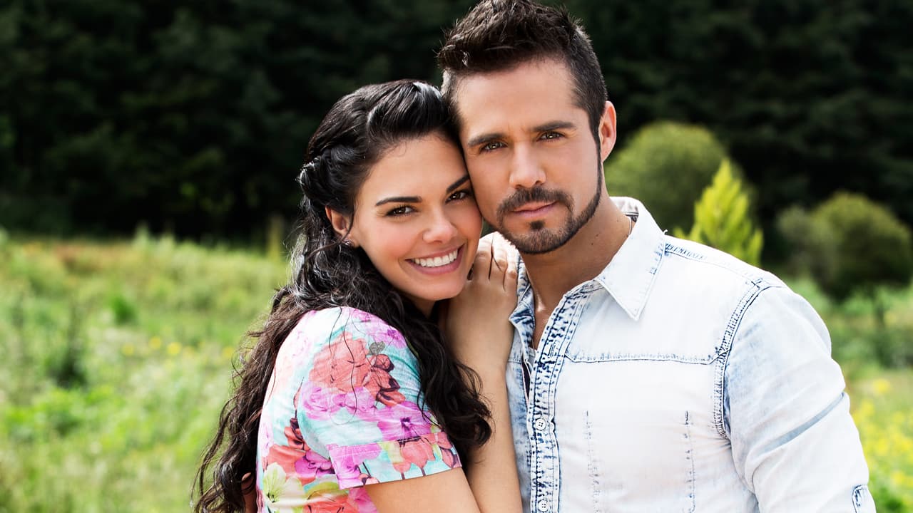 Sin embargo su abuela Úrsula tiene la última palabra. Él sufre porque está enamorado de Fiorella pero nadie de la familia lo acepta porque ella es pobre.