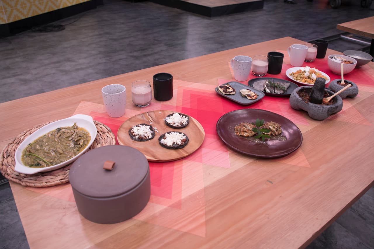 "Con pocos ingredientes hicimos milagros", dijeron las Bárcenas sobre el menú que prepararon para el buffete de desayunos: sopecitos, pasta, quesadillas de queso, charales, nopal asado con panela, quinoa y tapioca.