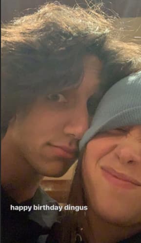 Hannah y Lorenzo han pasado tiempo juntos desde que se mudaron a California para continuar sus estudios, es por ello que ambos conocen muy bien sus defectos y virtudes.