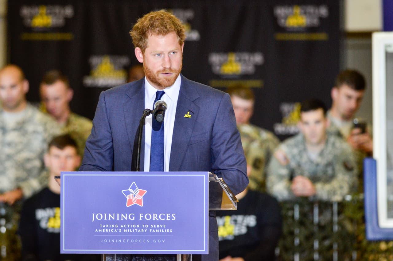 El príncipe Harry se arrepiente de no hablar lo suficiente de su madre