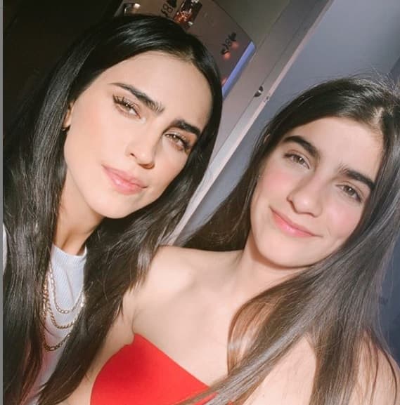 "Tienes que
<b> volver a enamorarte</b> y dejate ir, amar con toda tu alma y si te pone el cuerno o si te dejan ya sufres en su momento", agregó la protagonista de la serie '
<b>Rosario Tijeras'</b>, quien actualmente está casada con Fernando Schoenwald.