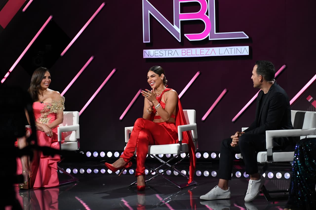 Este domingo 26 de septiembre a las 8P/7C, Alejandra Espinoza será la anfitriona de la temporada 12 del reality show de más larga trayectoria en Univision: Nuestra Belleza Latina.