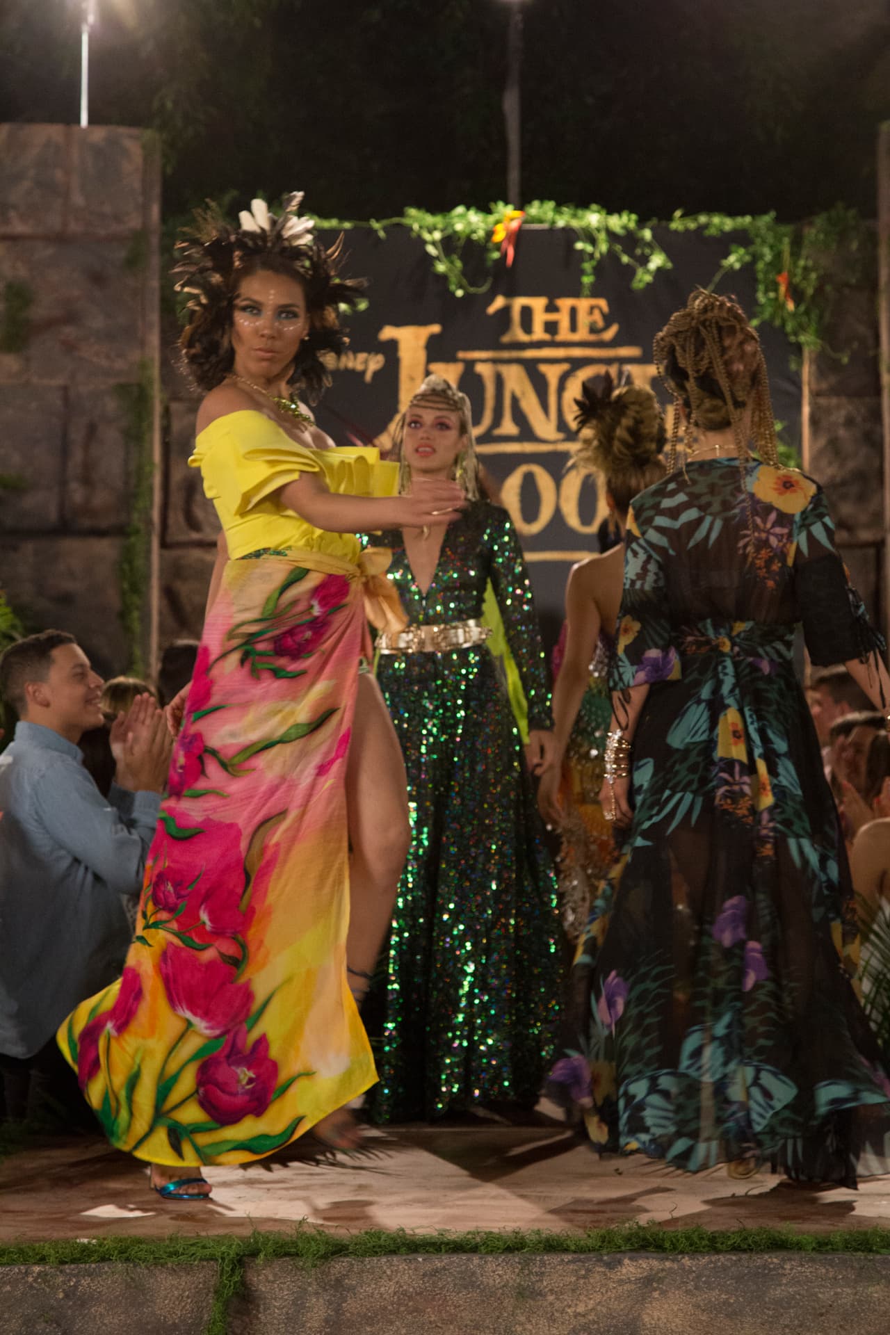 Zoila sigue resaltándose por su manera de posar con seguridad.