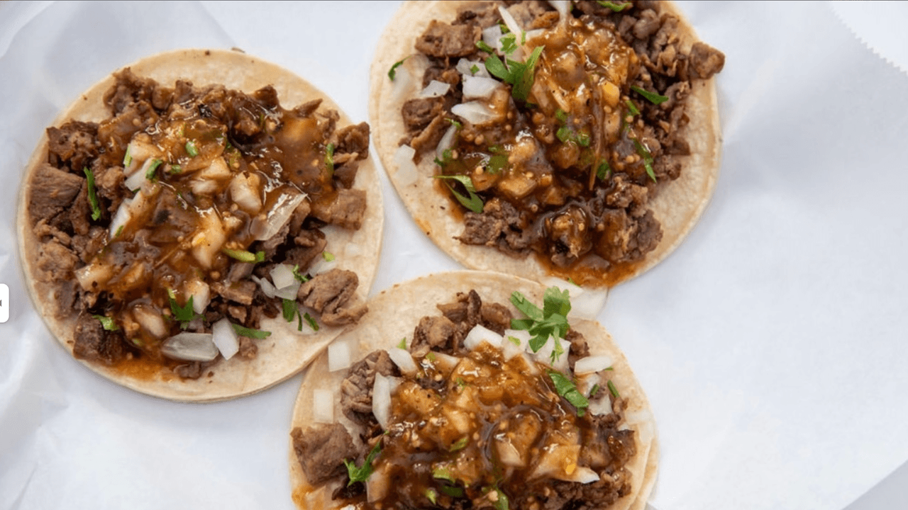 Sobresale también por sus platillos de mariscos, así como aguas frescas tradicionales. Los clientes destacan además el 
<b>serivicio que ofrecen</b> y las instalaciones para pasar un rato agradable en familia. Se encuentra en el 2820 Marconi Ave de Arden-Arcade.