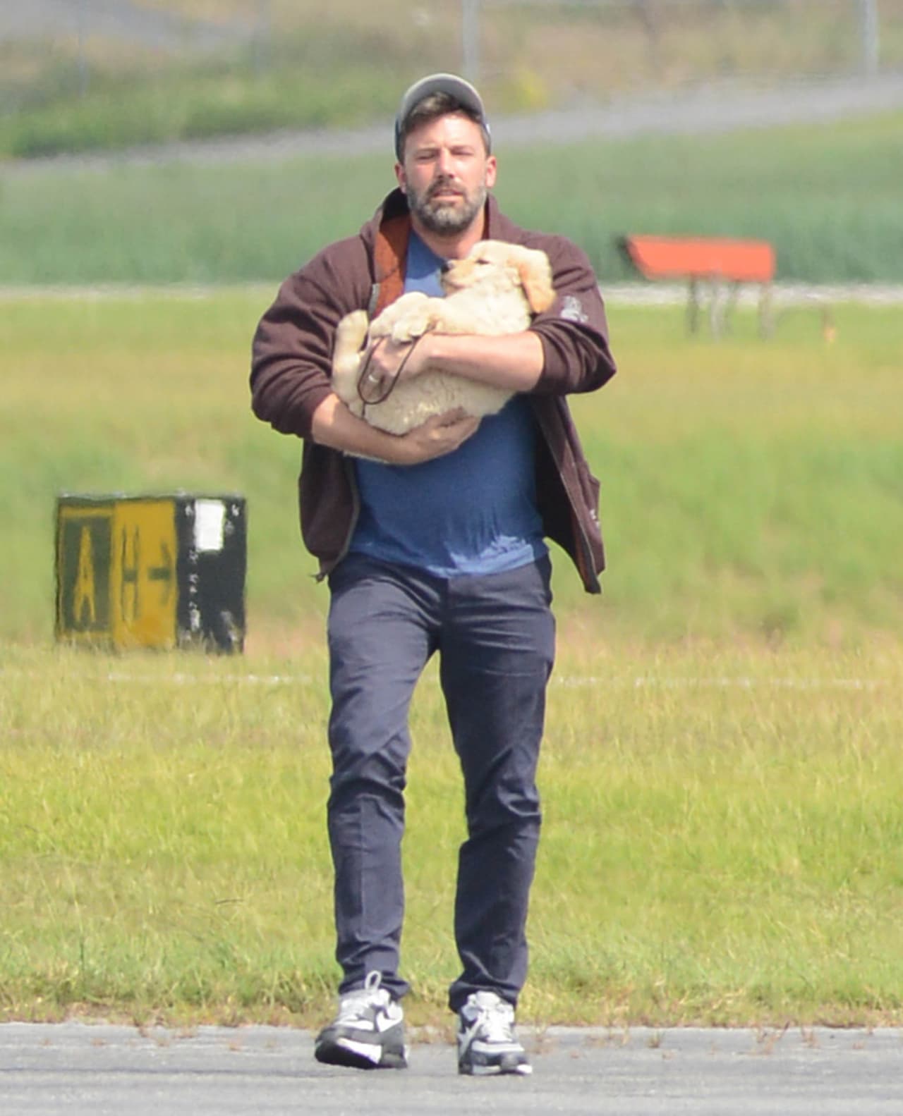 Esperemos que Jennifer esté de acuerdo con este peludo regalito de papi.