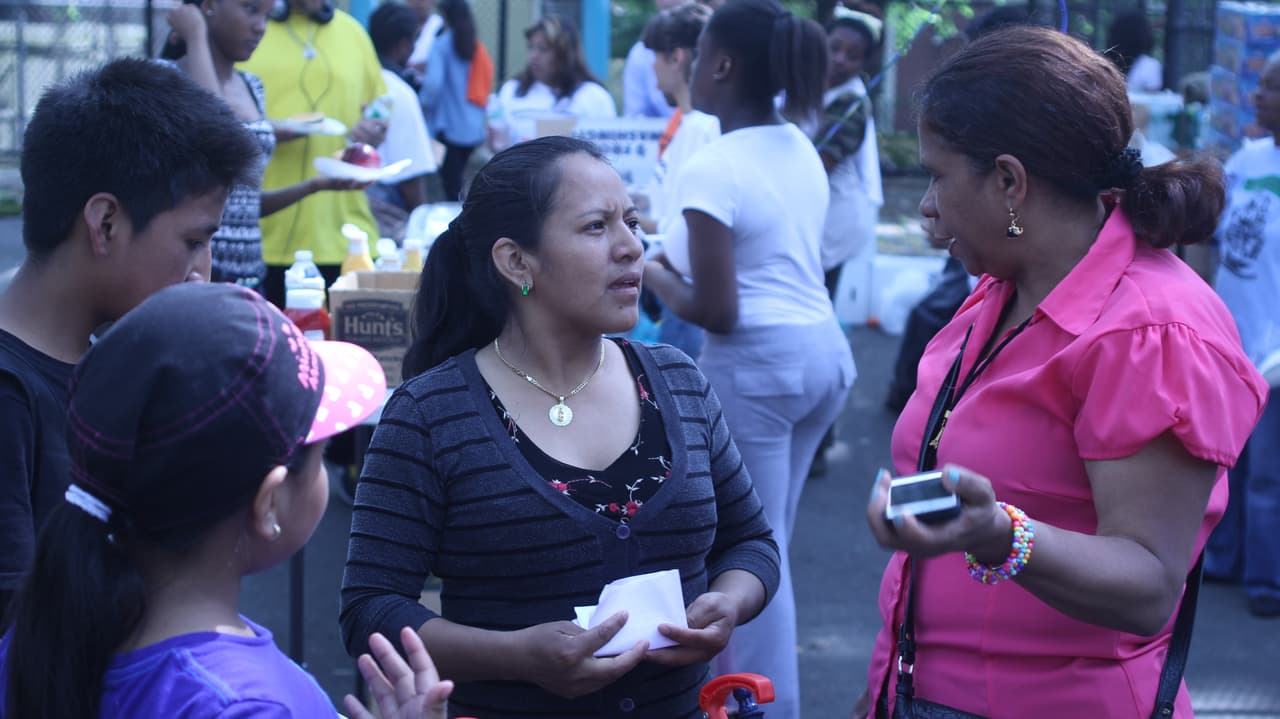  Las escuelas que están tratando de conquistar a los padres latinos
