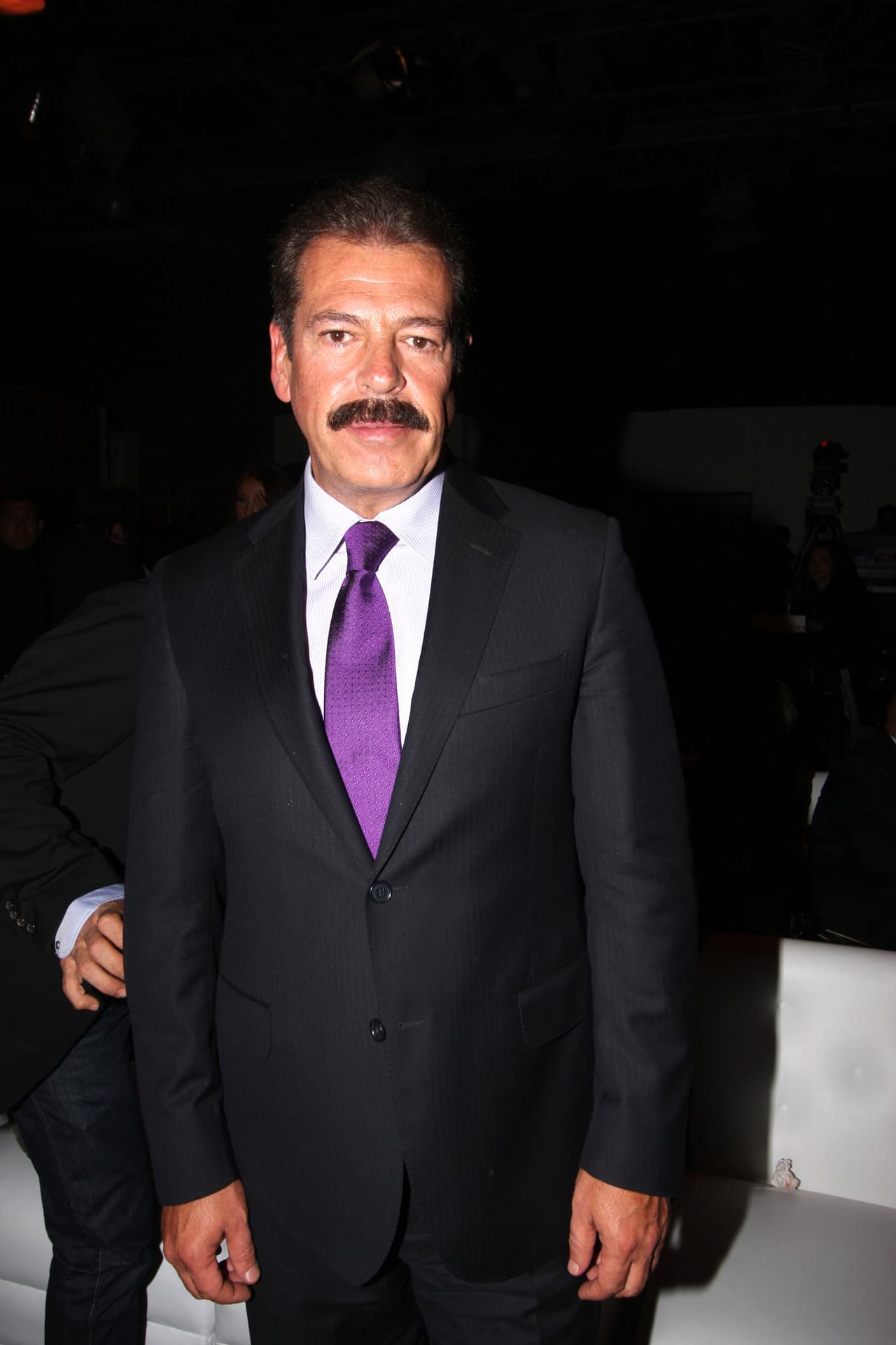 <b><a href="http://www.univision.com/temas/sergio-goyri">Sergio Goyri</a></b>, quien desde que inició su carrera en telenovelas, en 1976, mostró una imagen varonil y muy fuerte, fue galán y villano de muchos melodramas.