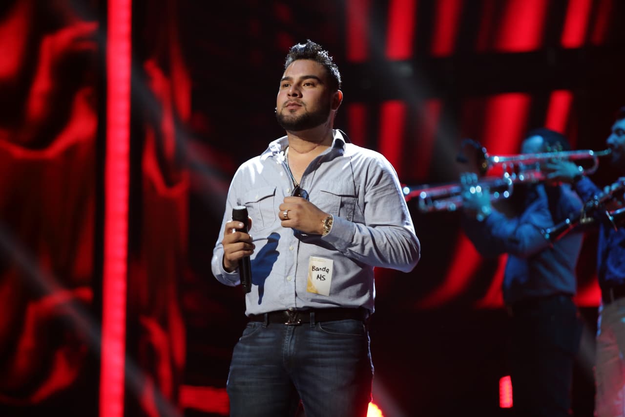 Con dedicación seguieron todas las indicaciones de la producción.