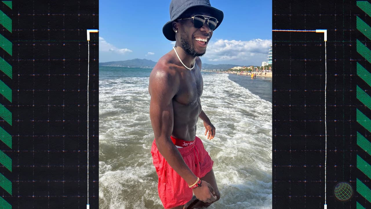 Alphonso Davies despidió el 2021 en las playas mexicanas