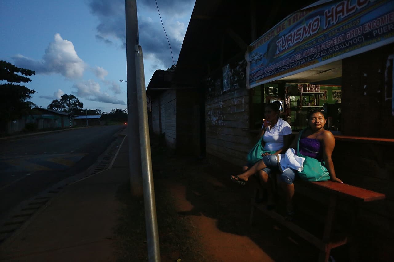 La emergencia atenderá especialmente a comunidades indígenas y rurales, como estas mujeres de Planchon, Madre de Dios, fotografiadas en noviembre de 2013.