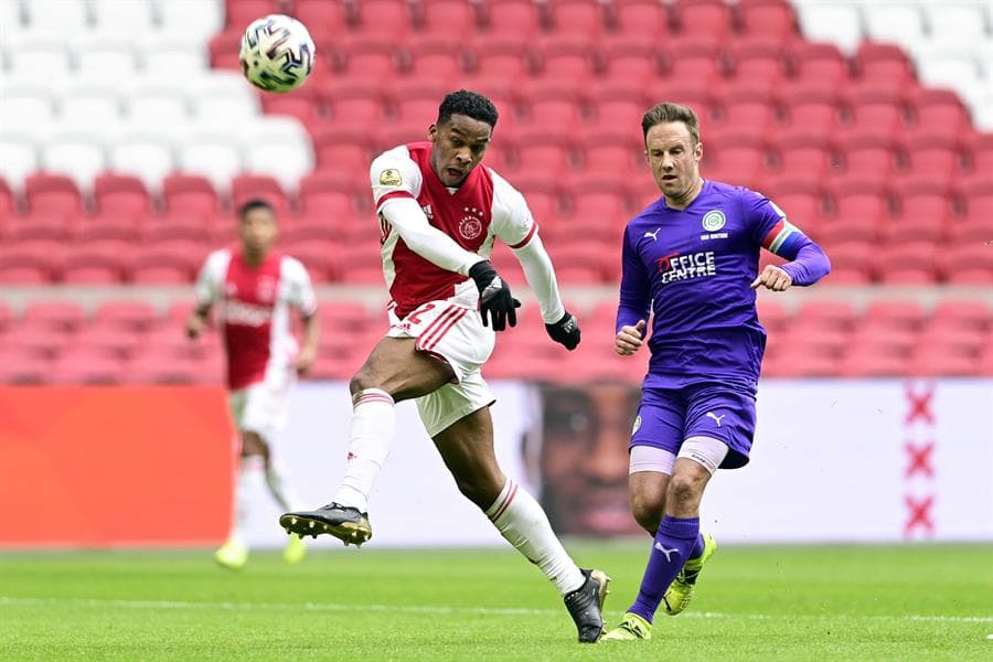 Ajax vence al Groningen 2-1 y el mexicano Edson Álvarez jugó los 90 minutos. Ryan Gravenberch, Sébastien Haller y Dusan Tadic fueron los encargados de llevar a la victoria a su equipo, donde Ahmed El Messaoudi hizo el gol en solitario en la Jornada 25 de la Eredivisie.