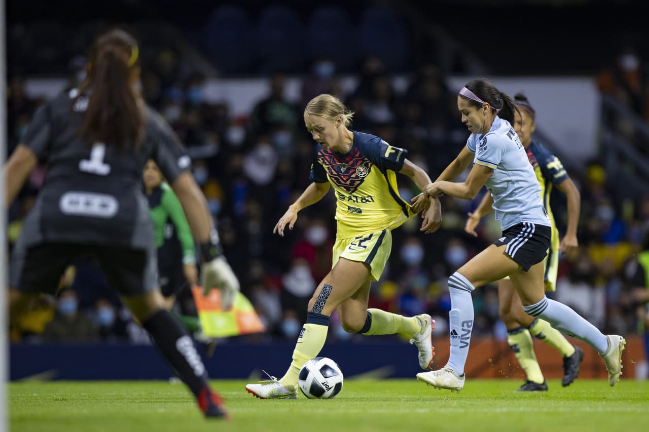 Las Águilas dominaron el primer cuarto de hora con algunas llegadas, pero no lo suficiente para vulnerar la portería felina.