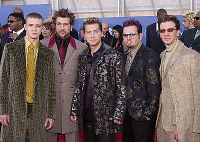 Estados Unidos seguía dando bastante batalla con los diferentes proyectos musicales, y fue cuando N Sync, conformado por cinco jóvenes talentosos, demostraron que el trabajo en equipo siempre rinde frutos.
