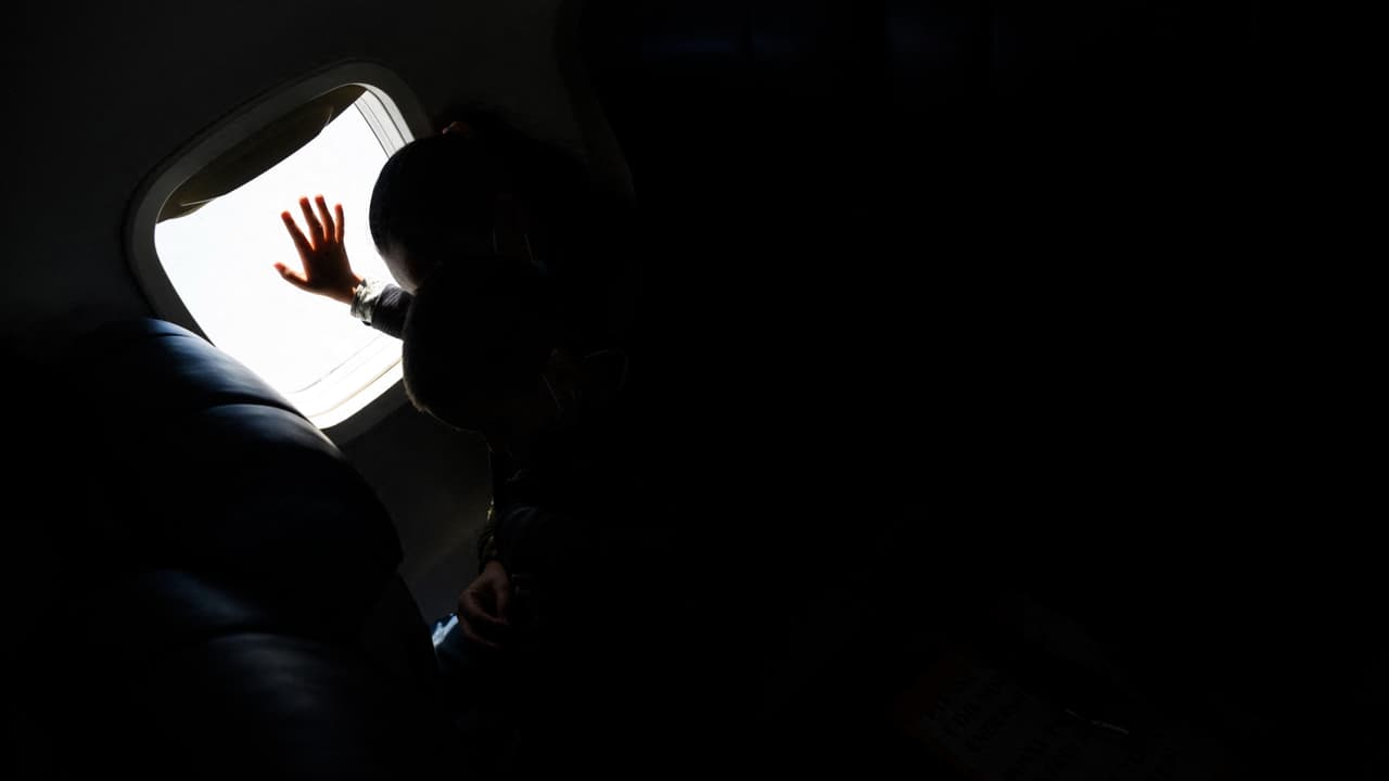 Inmigrante indocumentado pregunta al abogado cómo puede hacer para recibir a su mamá de visita