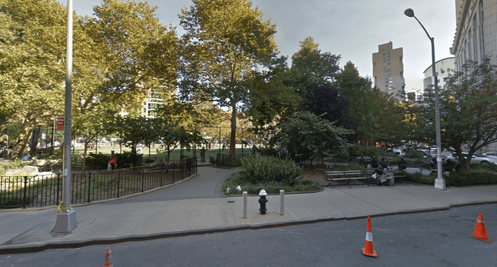 En ciertos espacios del Columbus Park es muy normal encontrar pequeños jardincitos plantados por niños que estudian en kinder y que gracias a programas de sus colegios pueden aportar su granito de arena en la conservación de esta joya de Nueva York.