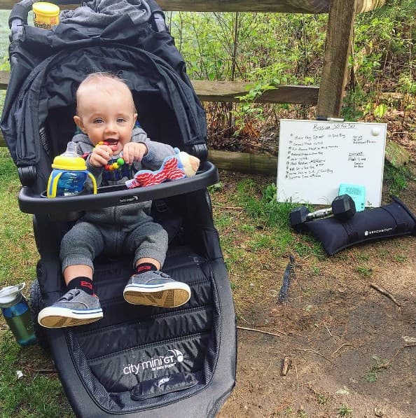 A William le encanta pasar tiempo al ire libre y disfruta mucho de tomar un poco de sol.