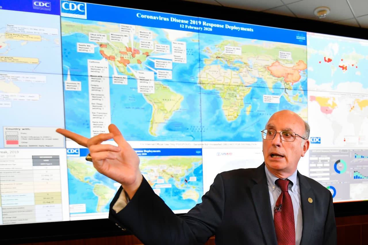 En medio de la pandemia, algunas oficinas de salud todavía usan el fax para enviar información