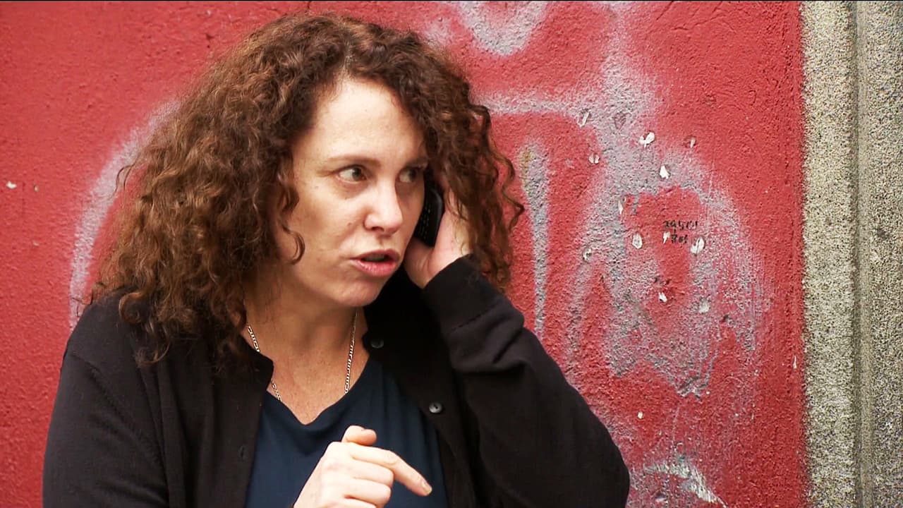 ¡Uyyy María Dolores! Parece que tu plan de escaparte se acaba de arruinar.