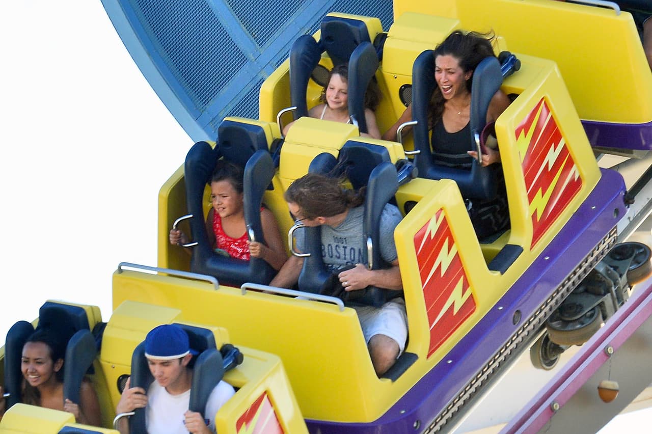 Se subieron a la montaña rusa. ¡Qué caritas!