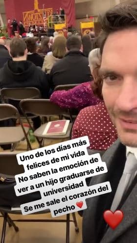 En sus stories de Intagram, el actor también publicó detalles de la ceremonia de entrega de diplomas, en donde se puede escuchar que Gil no deja de ovacionar a su hijo.