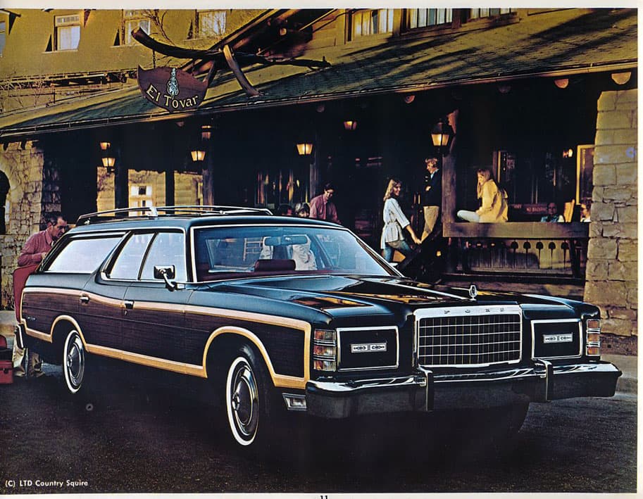 La Ford Country Squire 1976-1978 fue la última gran station wagon de Ford. Su sustituta en 1979 fue uno de los primeros modelos 'reducidos' del óvalo azul en respuesta a los GM reducidos de 1977.