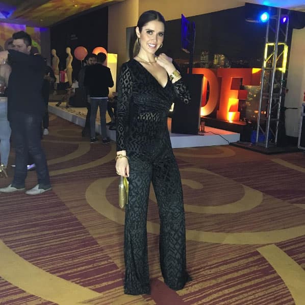 Es una de las actrices consentidas de las mujeres por su manera de vestir, siempre tiene el look perfecto para cada ocasión.