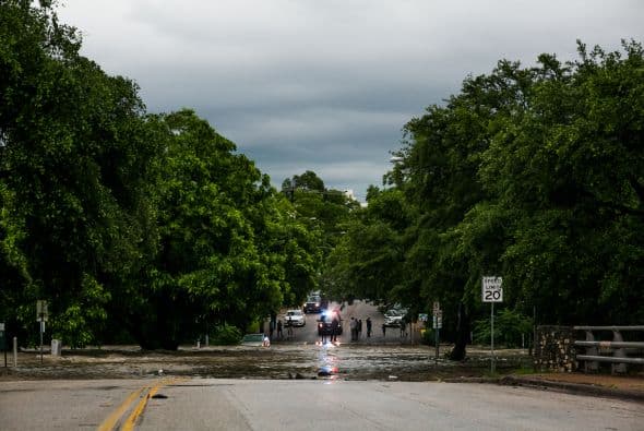 Algunas zonas de la capital texana quedaron bajo el agua luego de las intensas lluvias de los últimos días.