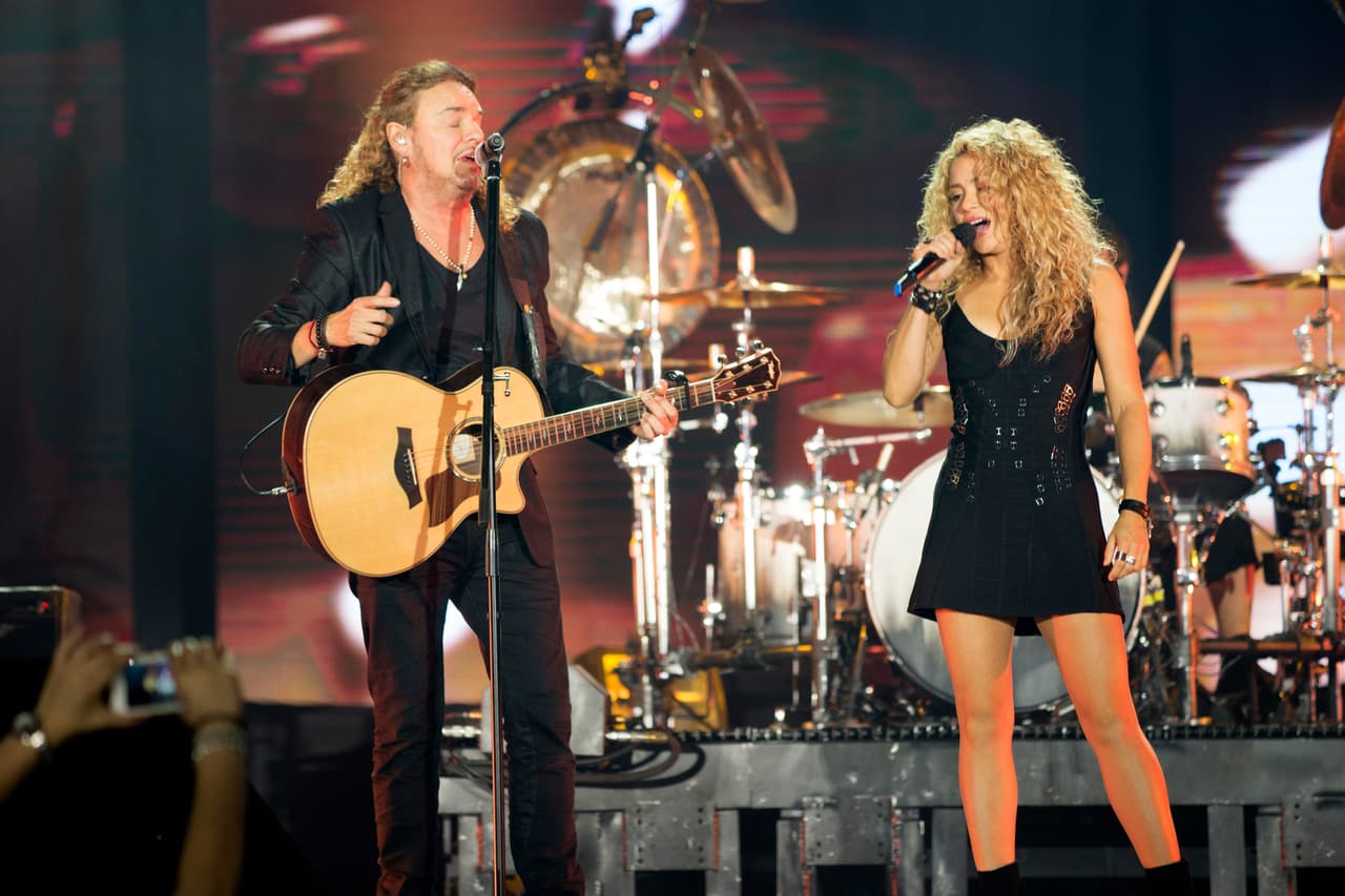 Ahora vamos a la categoría Mejor Tema Novelero, en la que resultaron nominados Maná y Shakira con el tema 'Mi Verdad'...