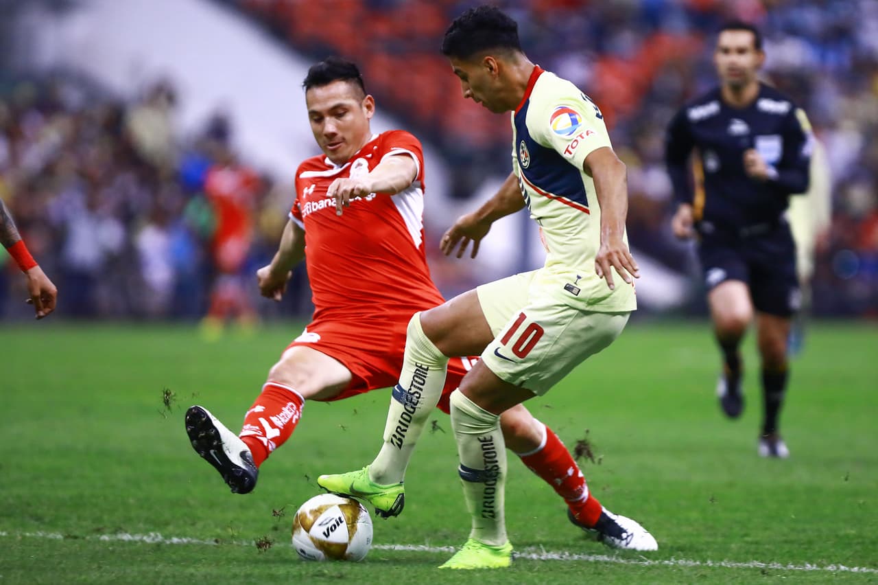 <b>Cecilio Domínguez (América)</b>. El volante paraguayo parecía tener pies de goma, pues todos los balones que tocó en la Vuelta le rebotaban. Sus yerros en zona ofensiva por poco le cuestan al América.