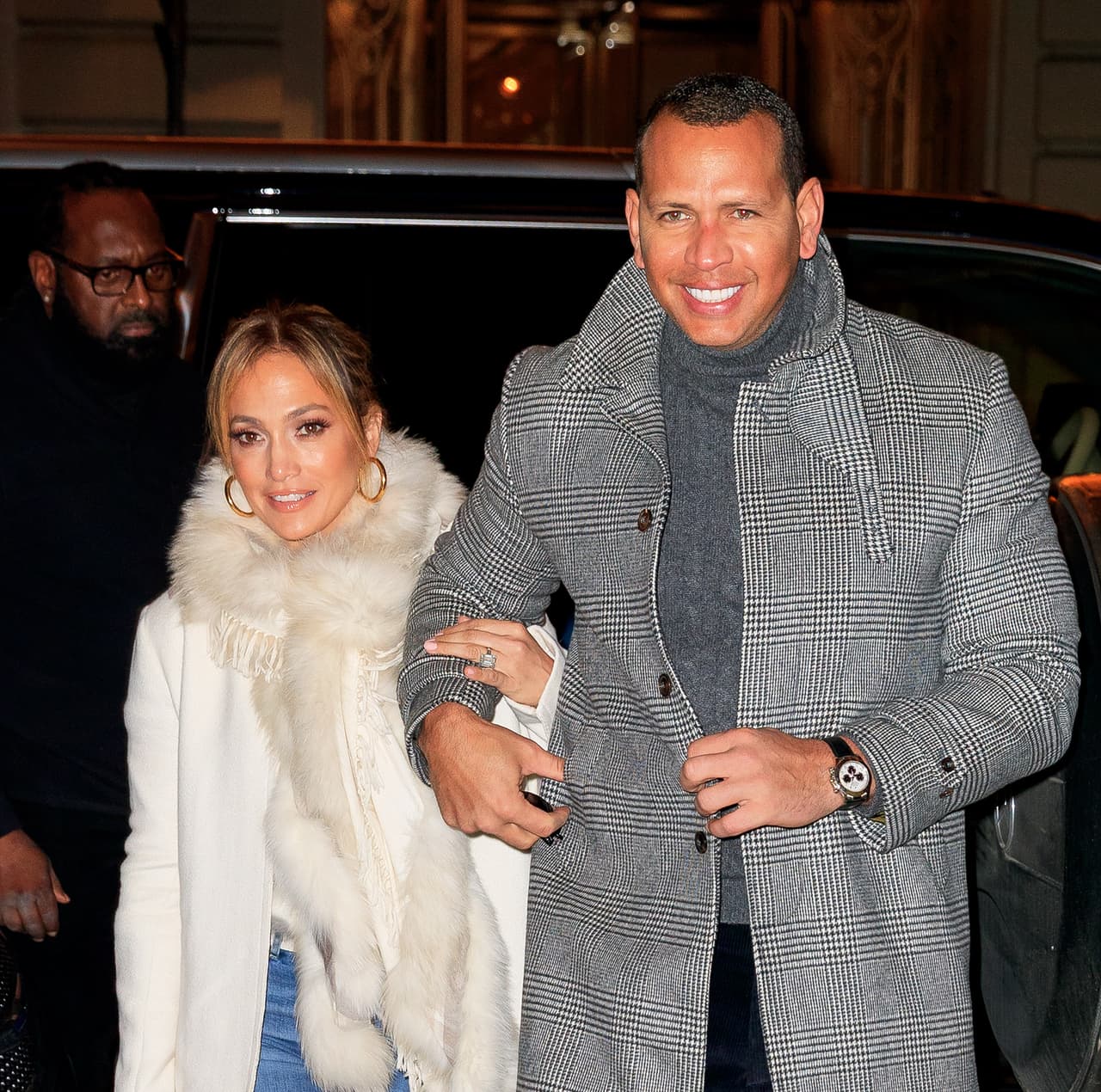 Tras su compromiso, Jennifer López y Alex Rodríguez 
<b><a href="https://www.univision.com/entretenimiento/cuando-es-la-boda-con-a-rod-jennifer-lopez-responde-la-pregunta-del-millon-de-dolares" target="_blank">postergaron en dos ocasiones su boda</a></b>. Su separación ocurre entre especulaciones sobre una supuesta infidelidad por parte de él con la empresaria Madison Lecroy, quien participó en el reality show 'Southern Charm'.
<br>