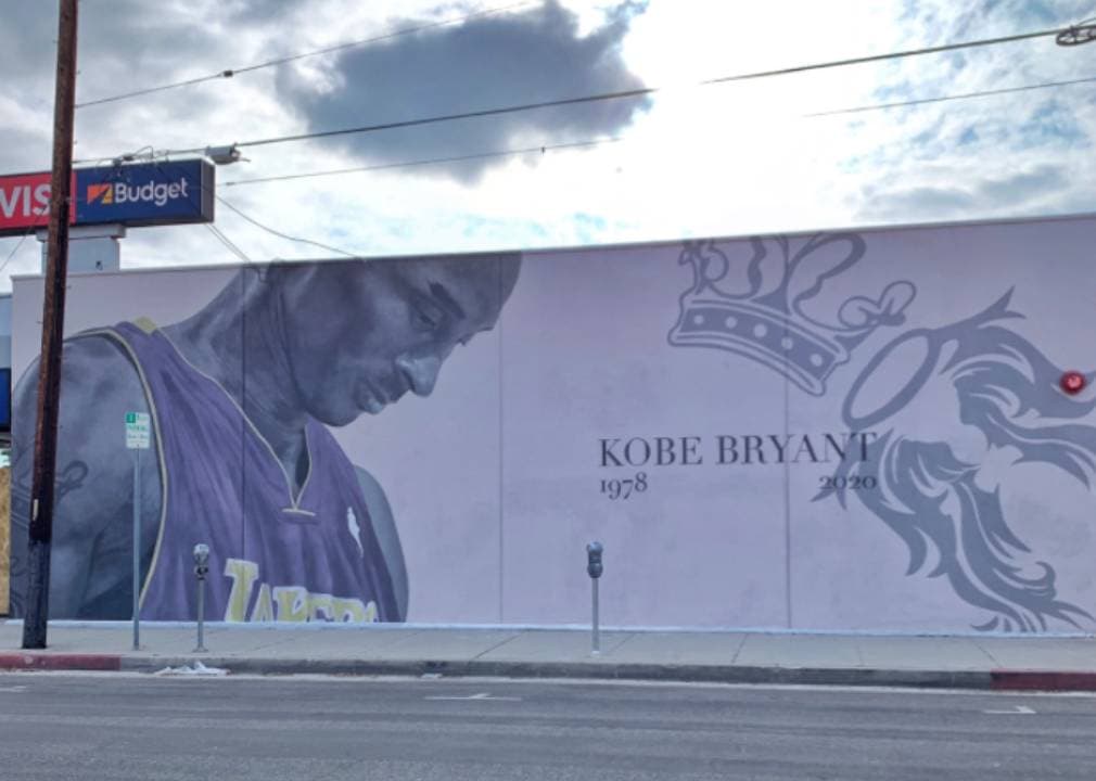 Las calles de las principales ciudades de los Estados Unidos se adornan con las asombrosas muestras de amor para la leyenda de la NBA.
