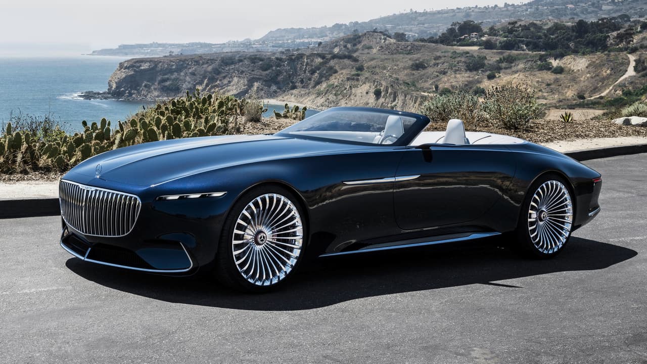 Sin embargo cada milímetro de longitud es indispensable para que las líneas del Vision Mercedes-Maybach 6 Cabriolet logren su efecto. Después de todo se trata de un Mercedes-Maybach, una línea que Mercedes-Benz quiere hacer 
<b>competir con marcas de ultra lujo</b> como Bentley y Rolls-Royce.
