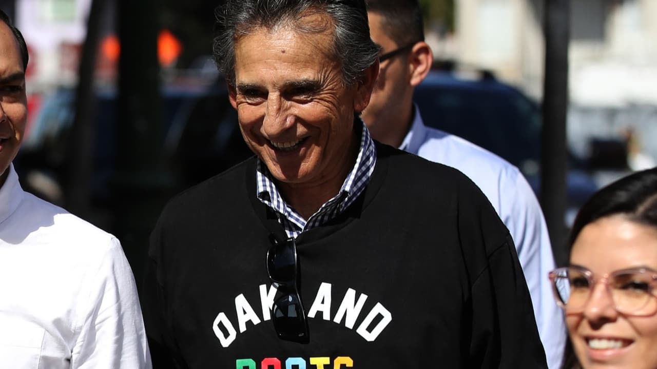 En el barrio latino de Oakland más golpeado por el coronavirus revive la preocupación por la inseguridad