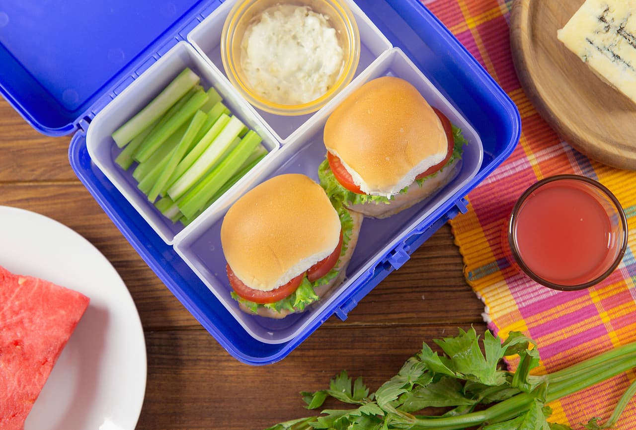 Mini hamburguesas y tronquitos de apio (Día 2) -  Un mes de lunch boxes sanos 