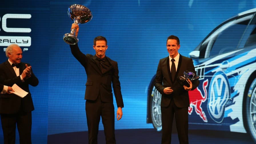 <b>Ogier</b> (con el trofeo en alto), próximo a cumplir 33 años, 
<b>ganó su cuarta corona mundial consecutiva</b>, junto a Julien Ingrassia (derecha en la foto), la cual lo ubica como el piloto más ganador de la historia después de su compatriota y gran referente Sebastien Loeb. Se especula con un posible regreso a Ford para 2017 tras la salida de Volkswagen.