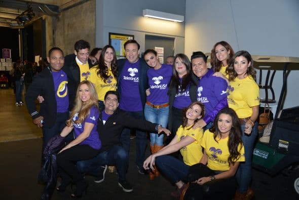 Mira los mejores momentos detrás de cámaras y en el escenario con todas las estrellas que llegaron a Teletón USA para participar en esta importante causa.