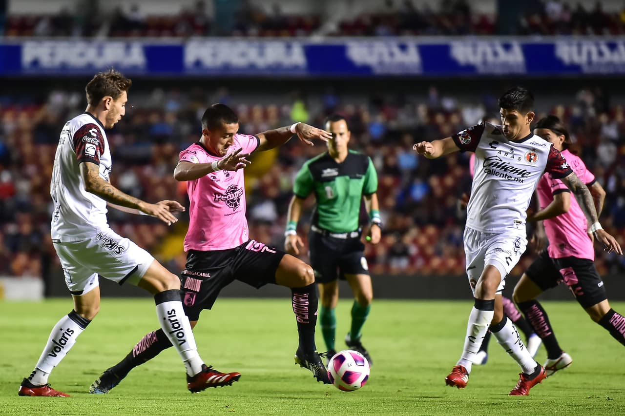 Kevin Ramírez no deja que Tijuna se lleve los puntos de visita y anota el tanto del empate 1-1.