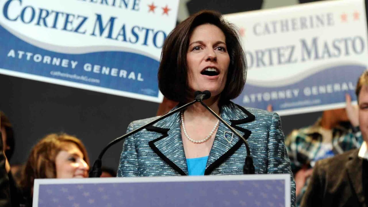 Senadora Cortez Masto critica altos costos de vida y redadas migratorias en Nevada
